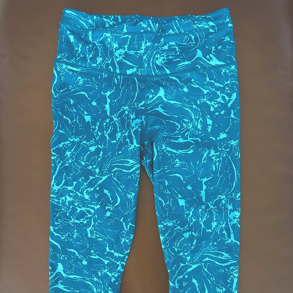 EUC Athleta Accelerate Crop